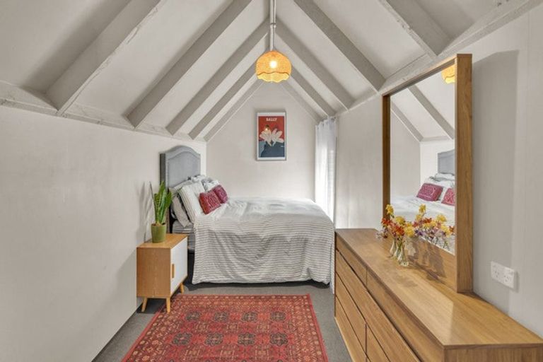 Photo of property in 68 Palatine Terrace, Saint Martins, Christchurch, 8022