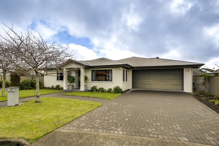 Photo of property in 17 Newbury Place, Taradale, Napier, 4112