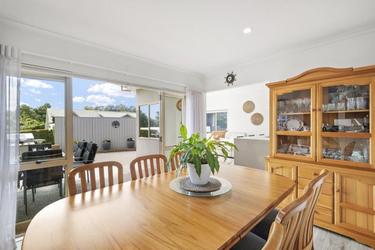 Photo of property in 8 Stonedge Lane, Rosedale, Auckland, 0632