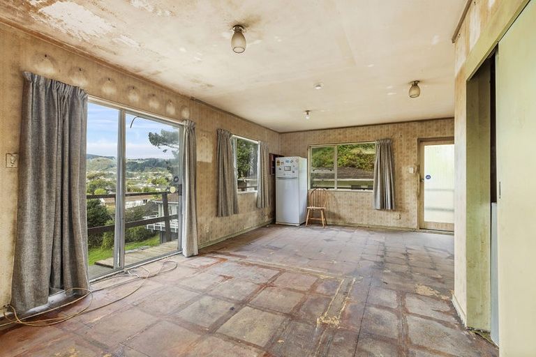 Photo of property in 22 Fyvie Avenue, Tawa, Wellington, 5028