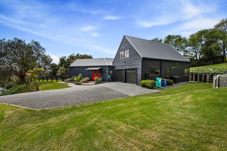 Photo of property in 7 Attwood Road, Paremoremo, Auckland, 0632
