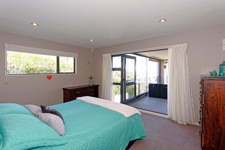 Photo of property in 10 Sedgwick Way, Westmorland, Christchurch, 8025