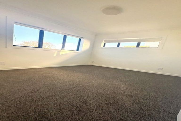 Photo of property in 40a Kervil Avenue, Te Atatu Peninsula, Auckland, 0610