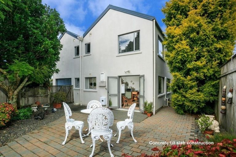Photo of property in 1/37 Holland Road, Hillcrest, Auckland, 0627