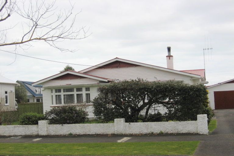 Photo of property in 19 Princes Street, Levin, 5510