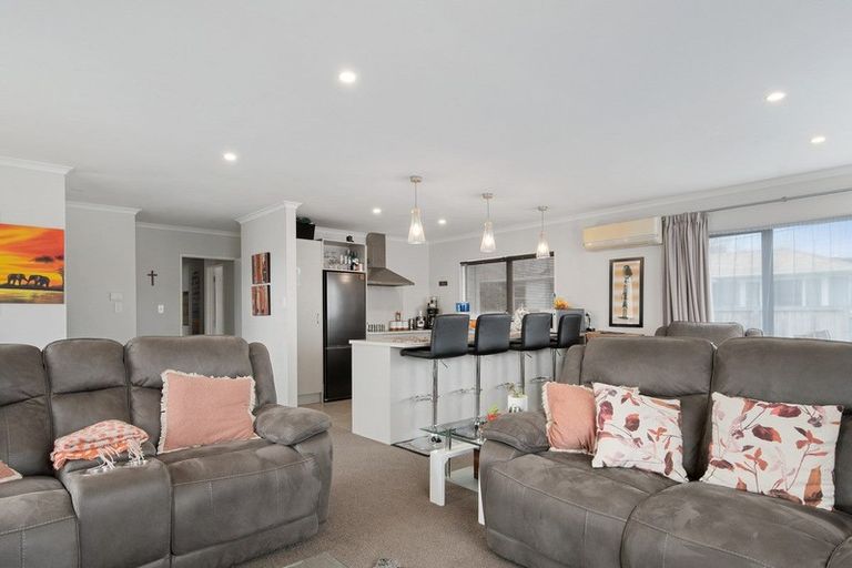 Photo of property in 9 Tapu Road, Huapai, Kumeu, 0810