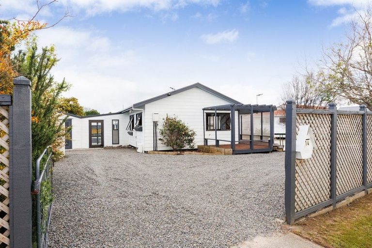 Photo of property in 14 Pukepapa Road, Marton, 4710