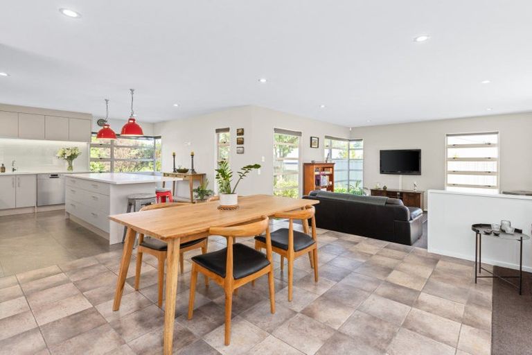 Photo of property in 52 Rochfort Road, Havelock North, 4130