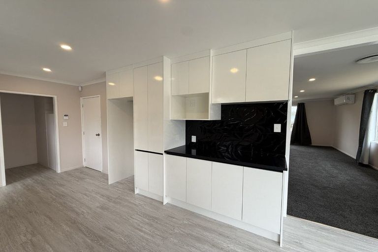 Photo of property in 20 Becker Drive, Weymouth, Auckland, 2103