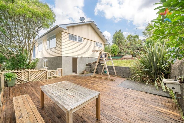 Photo of property in 8 Robson Street, Stokes Valley, Lower Hutt, 5019