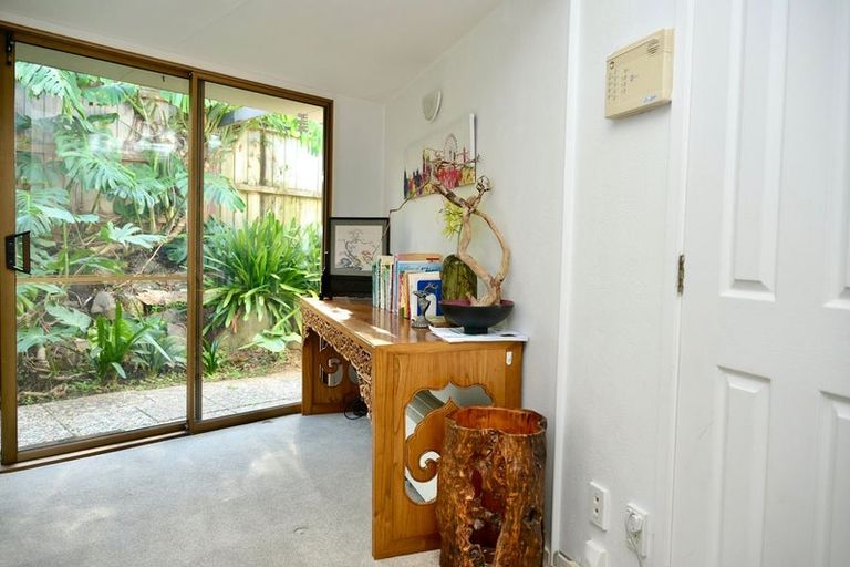 Photo of property in 11 View Road, Shelly Park, Auckland, 2014