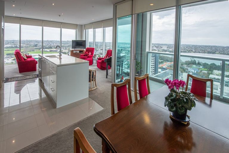 Photo of property in Sentinel Apartments, 2004/3 Northcroft Street, Takapuna, Auckland, 0622