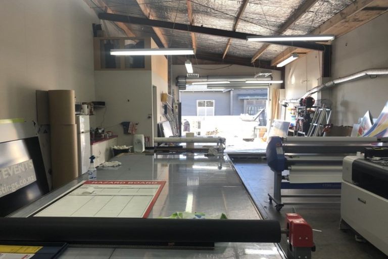 Photo of property in 903 Heretaunga Street East, Parkvale, Hastings, 4122