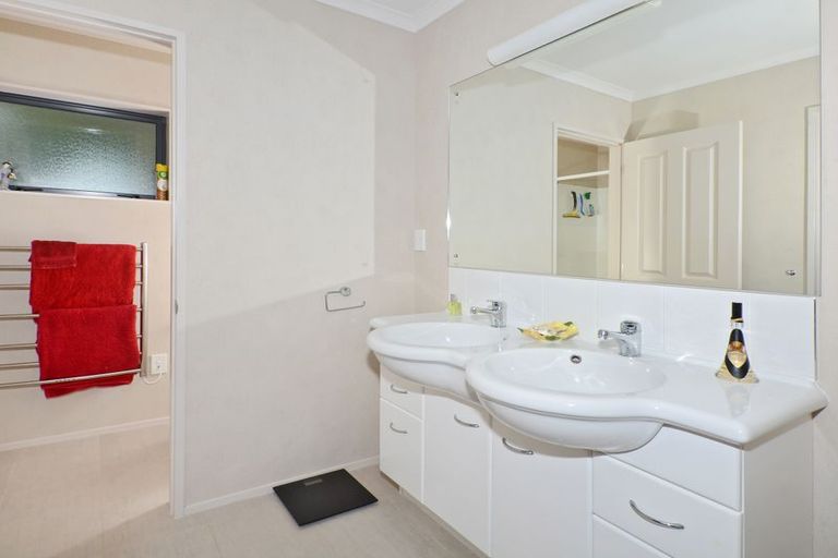 Photo of property in 20 Key West Drive, One Tree Point, 0118