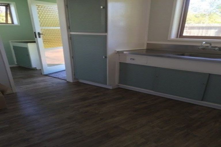 Photo of property in 8a Wyndham Road, Hannahs Bay, Rotorua, 3010