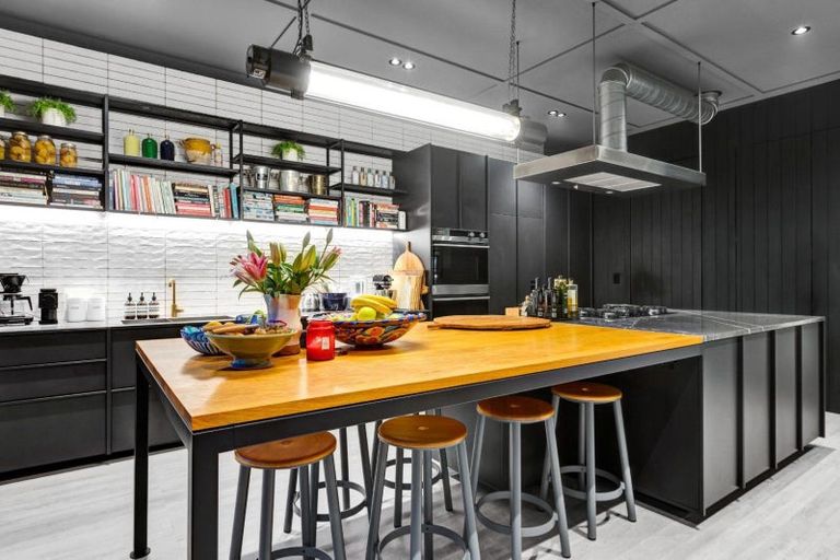 Photo of property in 120 Pendarves Street, New Plymouth, 4312