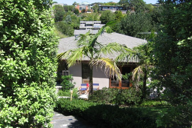 Photo of property in 2/94 Beach Road, Castor Bay, Auckland, 0620