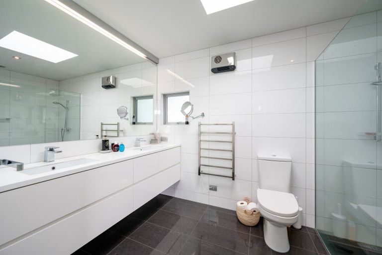 Photo of property in 15 Faulks Terrace, Wanaka, 9305