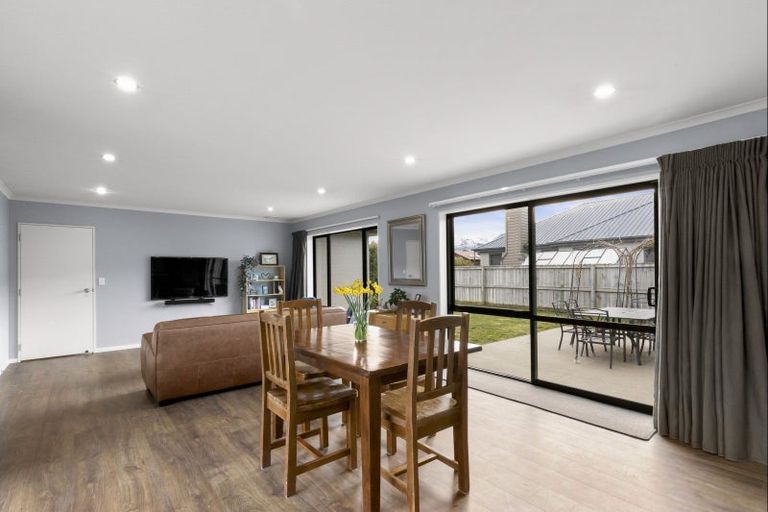 Photo of property in 28 Lochnagar Drive, Lake Hayes, Queenstown, 9304