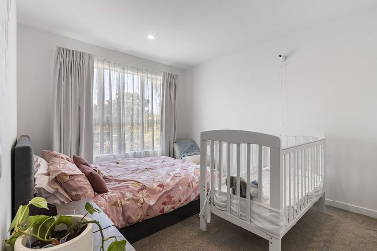 Photo of property in 1c Kororo Street, Northcote, Auckland, 0627