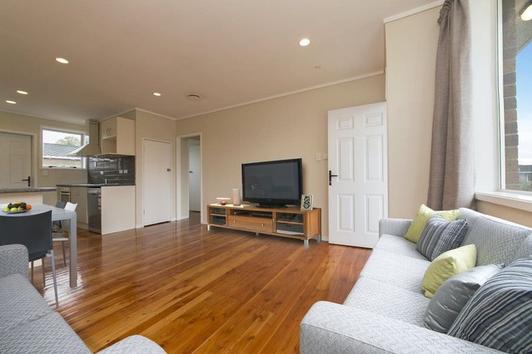 Photo of property in 2/24 Alcock Street, Mount Wellington, Auckland, 1060