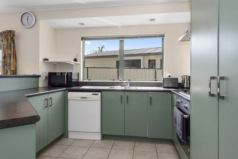 Photo of property in 8 Caulfield Place, Nawton, Hamilton, 3200