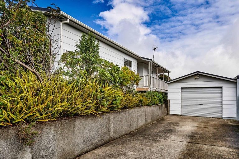 Photo of property in 90 Arawhata Street, Ranui, Porirua, 5024