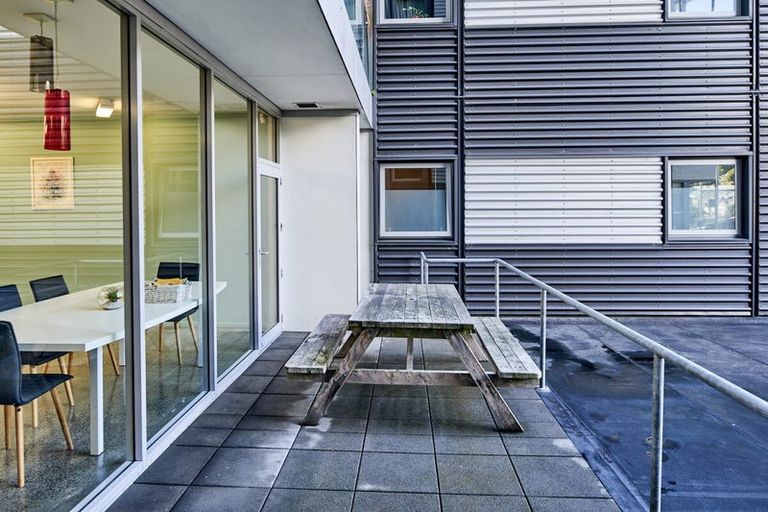 Photo of property in Montreaux, 164 The Terrace, Wellington Central, Wellington, 6011