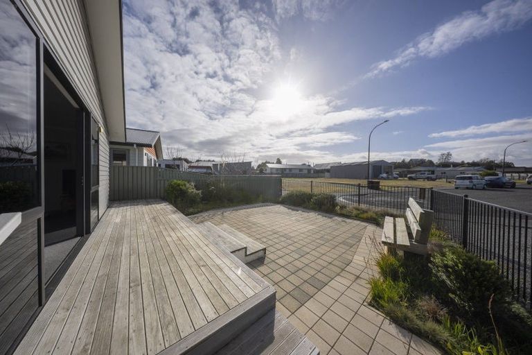 Photo of property in 25 Motu-au Close, Manapouri, 9679
