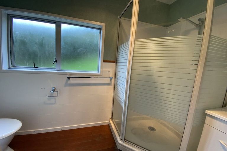 Photo of property in 1/74 Beach Road, Castor Bay, Auckland, 0620