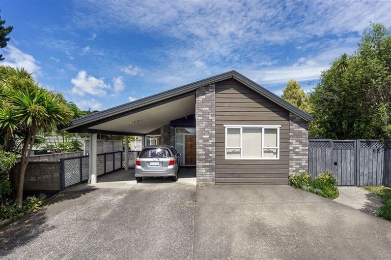 Photo of property in 1/39 Radiata Lane, Chatswood, Auckland, 0626