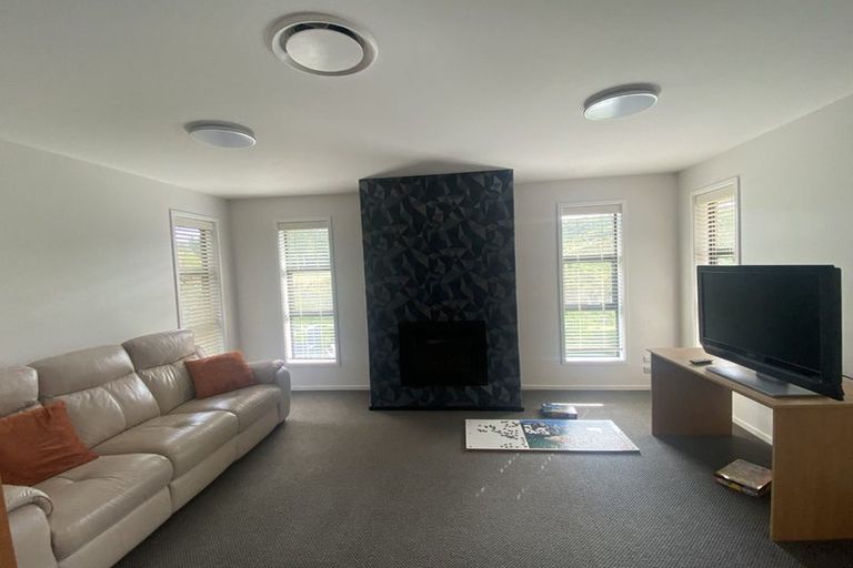 Photo of property in 27 Glentui Place, Waikawa, Picton, 7220