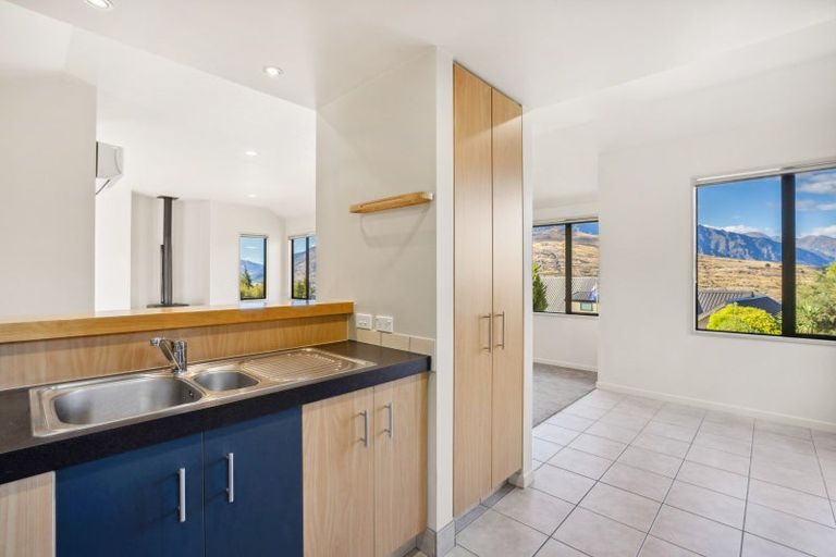 Photo of property in 13 Goldleaf Hill, Queenstown, 9300