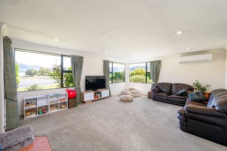 Photo of property in 4 Baker Grove, Wanaka, 9305