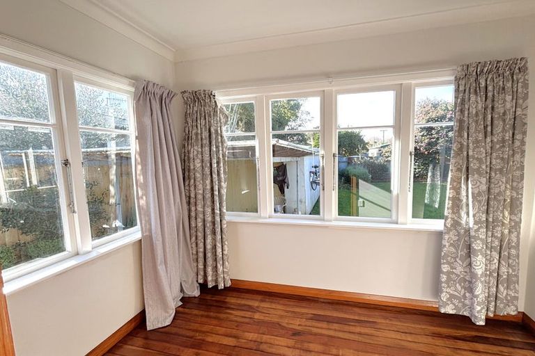 Photo of property in 49 Sheffield Street, Awapuni, Palmerston North, 4412