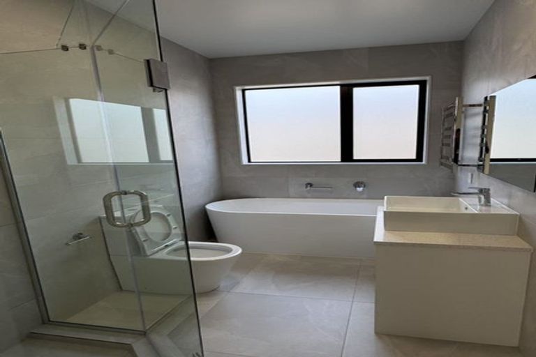 Photo of property in 5 Ritetai Street, Clarks Beach, 2122