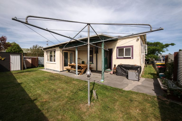 Photo of property in 132 Mcmurdo Street, Tinwald, Ashburton, 7700