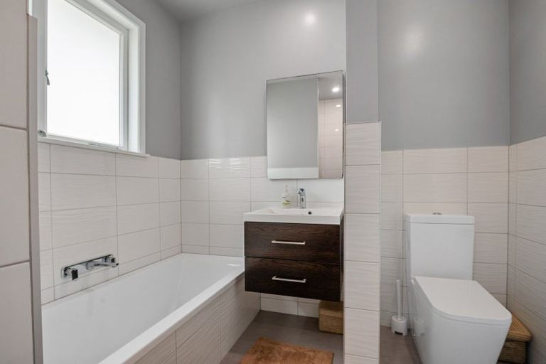 Photo of property in 9 Shortt Avenue, Mangere Bridge, Auckland, 2022