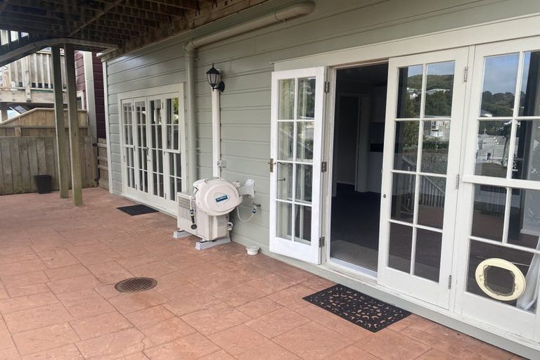 Photo of property in 8 Burwah Street, Berhampore, Wellington, 6023