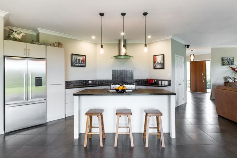 Photo of property in 8 Waipuka Road, Waimarama, Havelock North, 4294