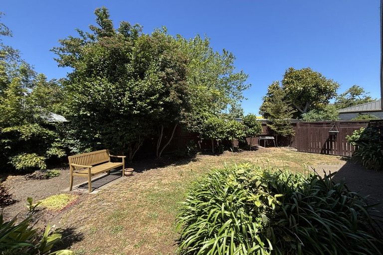 Photo of property in 1/6 Calverton Place, Halswell, Christchurch, 8025