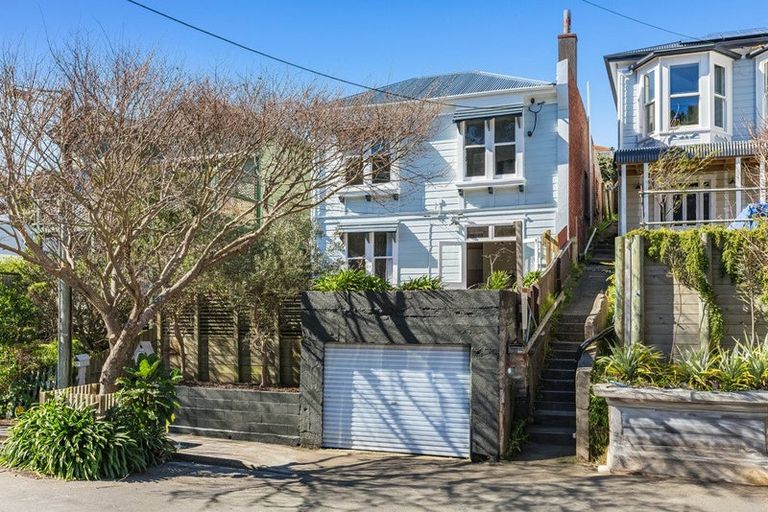 Photo of property in 19 Royal Street, Berhampore, Wellington, 6023