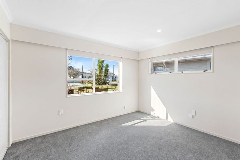 Photo of property in 19a Truby King Street, Merrilands, New Plymouth, 4312