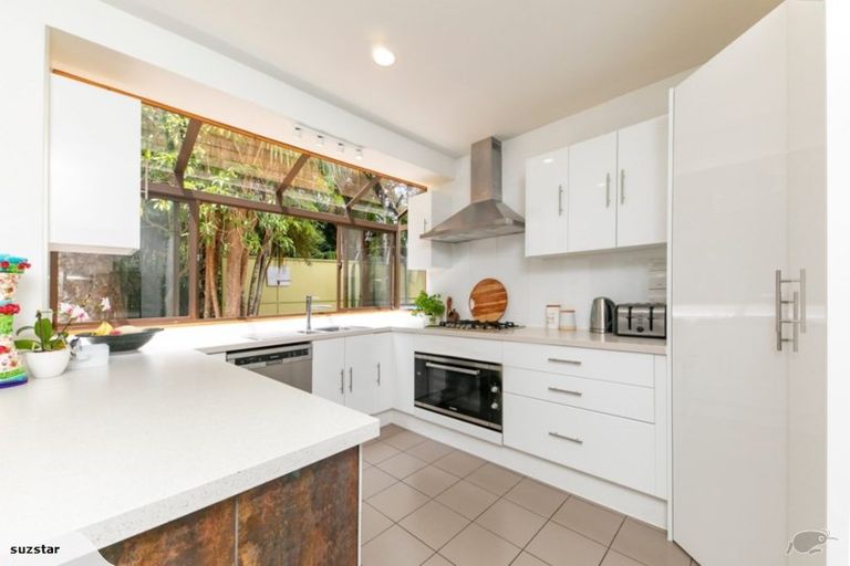 Photo of property in 111 Woodlands Park Road, Titirangi, Auckland, 0604