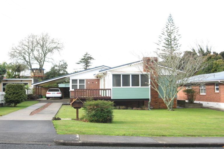 Photo of property in 6 Hillcrest Grove, Hillpark, Auckland, 2102