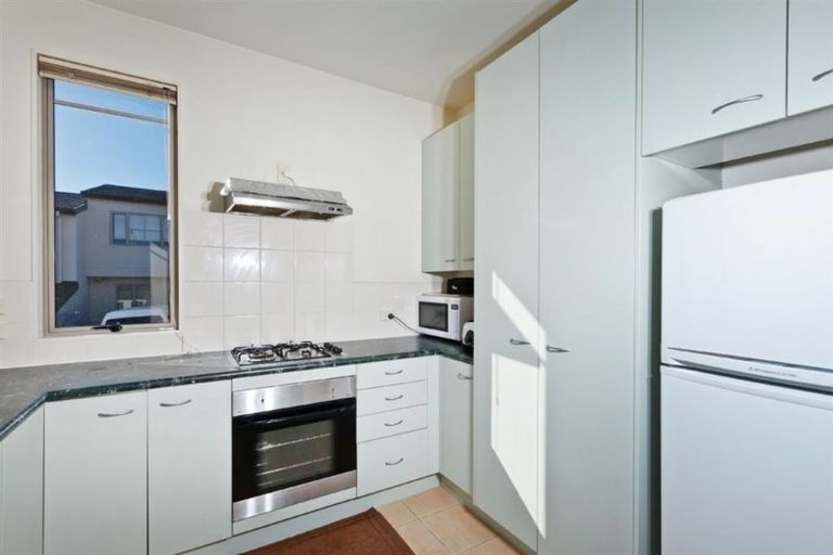 Photo of property in 1/34 Fields Parade, Oteha, Auckland, 0632