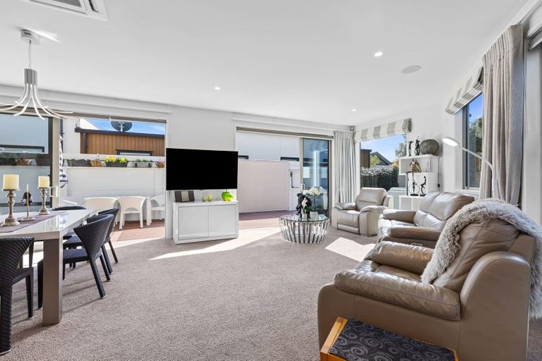 Photo of property in 543 Gloucester Road, Papamoa Beach, Papamoa, 3118