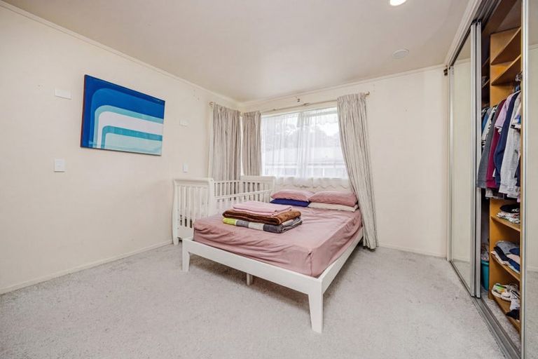 Photo of property in 15 Bedlington Avenue, Manurewa, Auckland, 2102