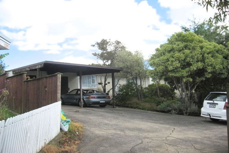 Photo of property in 1/14 Kingussie Place, Highland Park, Auckland, 2010