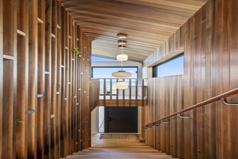 Photo of property in 239 The Esplanade, Petone, Lower Hutt, 5012